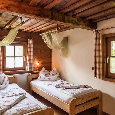 Streuobsthof Weissenbacher شقة